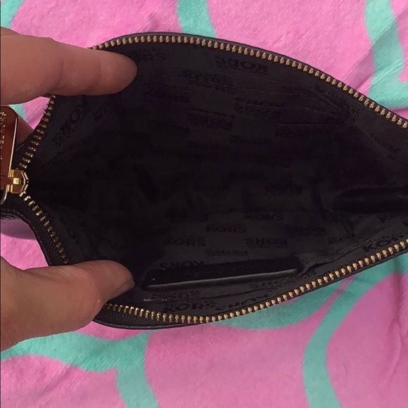 Michael Kors clutch/wristlet - Picture 3 of 4